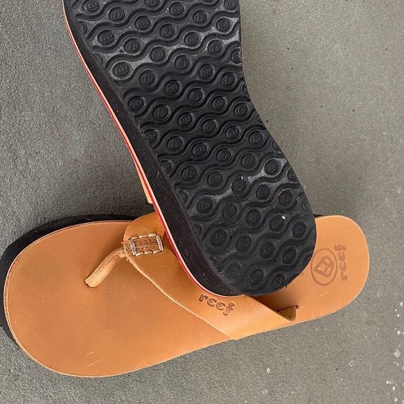Reef Sandals - Like New - Picture 3 of 3